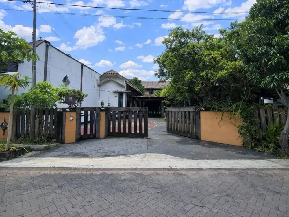 Dijual rumah manyar indah