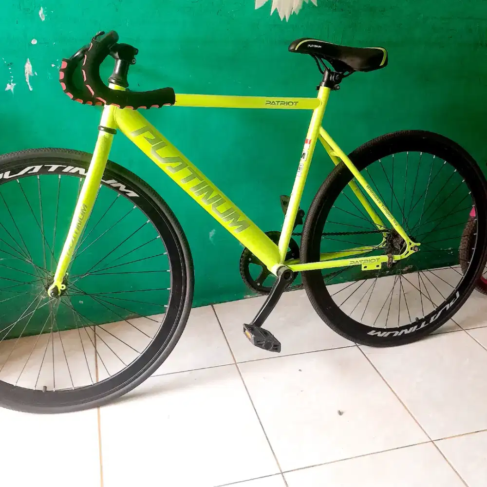 Sepeda pixie platinum 700c