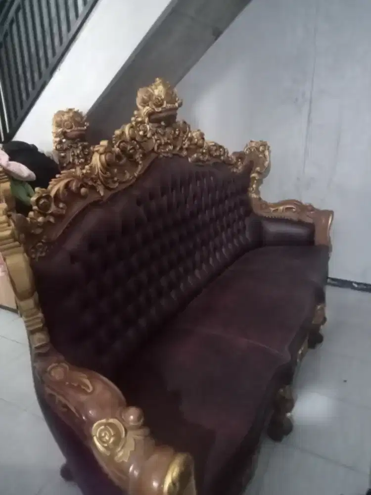 Sofa kulit jepara.