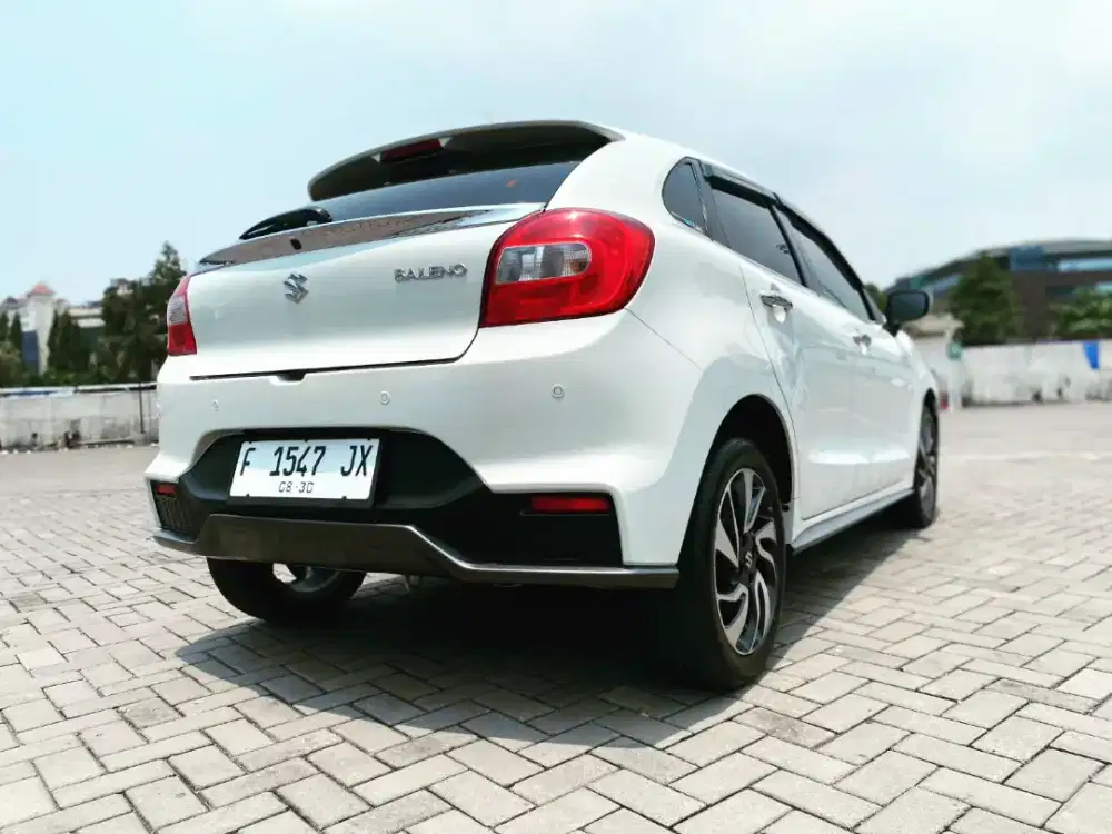 Baleno Hatchback Facelift Putih