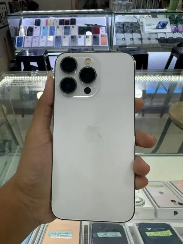 JUAL CEPAT IPHONE 13 PRO 256GB ALL OPERATOR SILVER