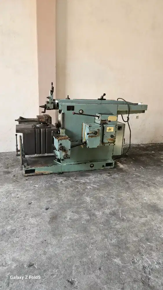 Dijual mesin sekrab tipe BC 6063