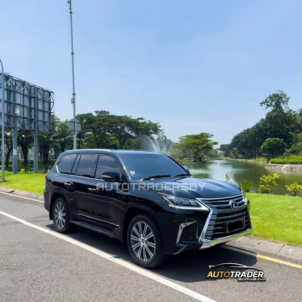 Lexus LX570 2017 LOW KM SERVICE RECORD !!