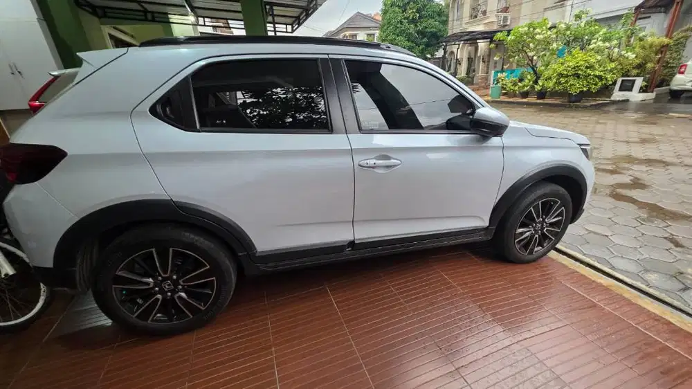 Dijual Mobil Honda WRV 1,5 RS 2024 - KM baru 10.500