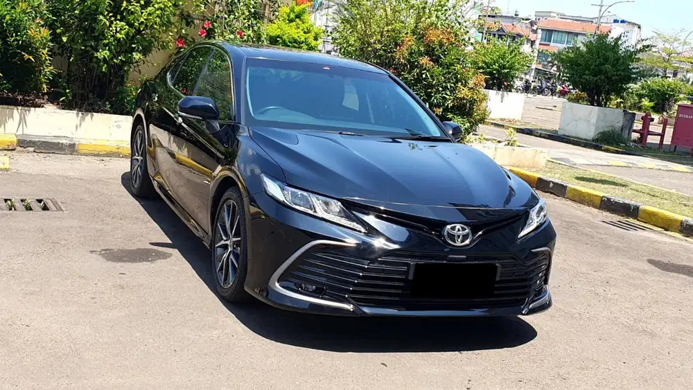 Toyota Camry 2.5 V Sunroof 2022