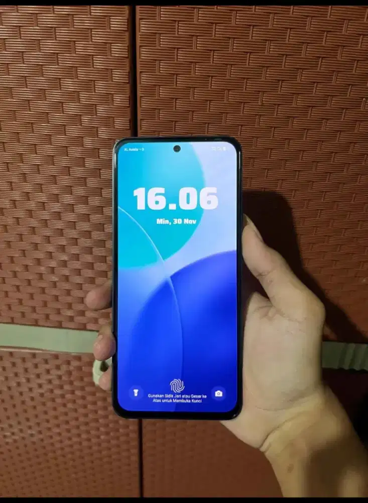 Itel s25 8/128 layar amoled sidik jari di layar tt bt