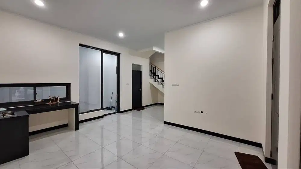 Disewakan Rumah Minimalis 2 Lantai di Taman Kopo Indah TKI 5