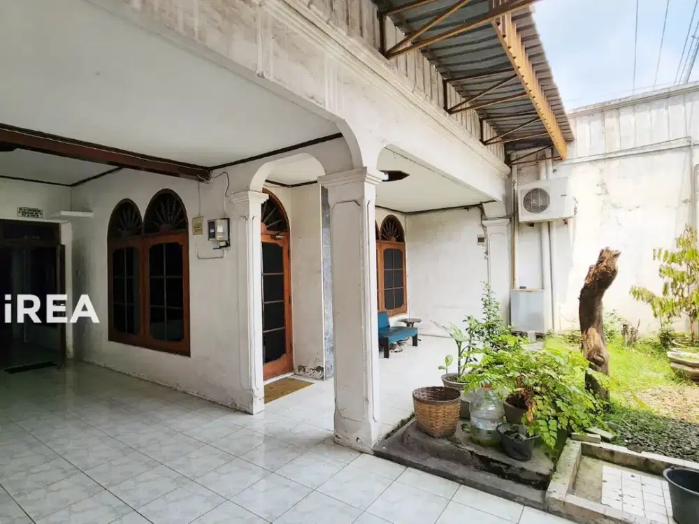 RUMAH 2 LANTAI DI SOLO DEKAT STADION SRIWEDARI