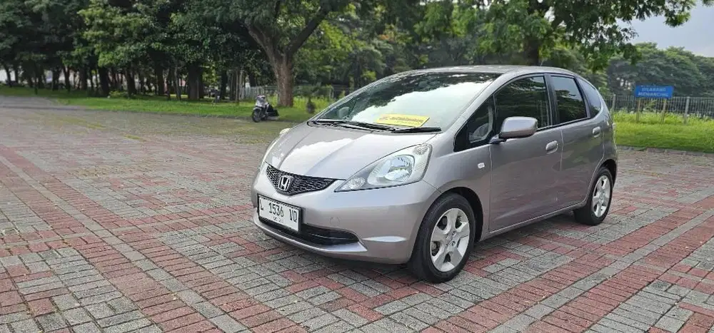 Jazz GE8 thn 2009 low KM 30rban asli ,tgn 1 ,original antik spt baru