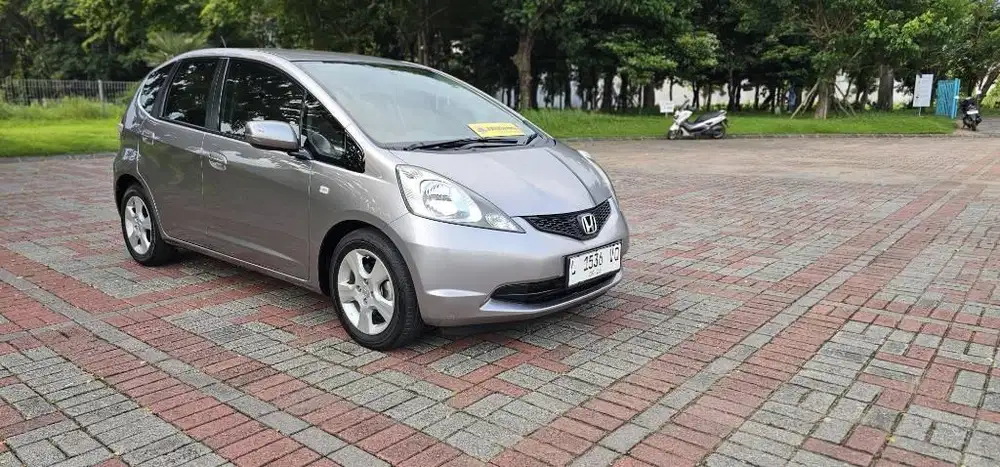 Jazz GE8 thn 2009 low KM 30rban asli ,tgn 1 ,original antik spt baru