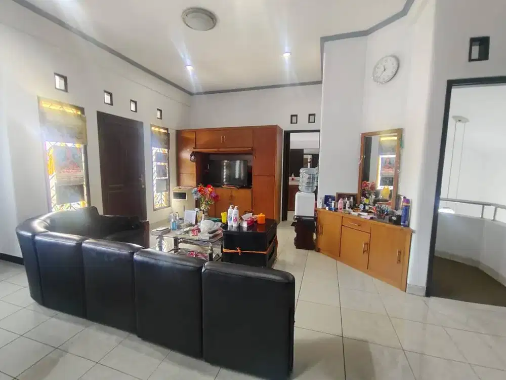 Dijual Rumah Terawat 2 Lantai  di Taman Kopo Indah TKI 2