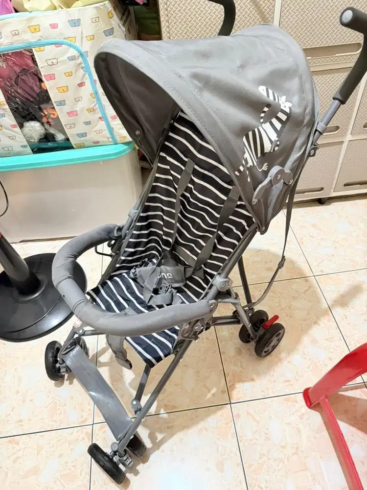 Dijual stroller bayi bisa dilipat