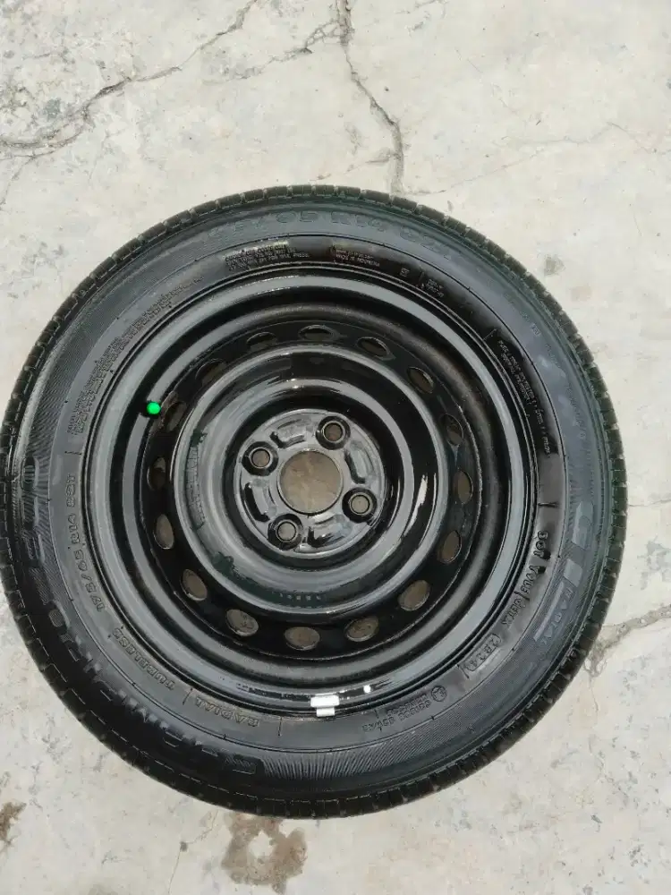Ban Velg Sigra R14