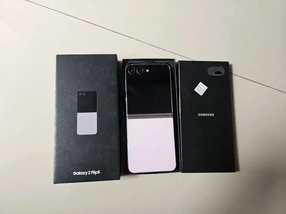 SAMSUNG GALAXY Z FLIP 5 8/512GB BARU