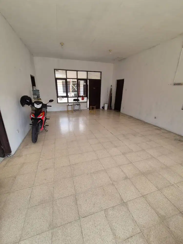 Disewakan Rumah Lama Terawat Sayap Pajajaran Pasirkaliki Bandung