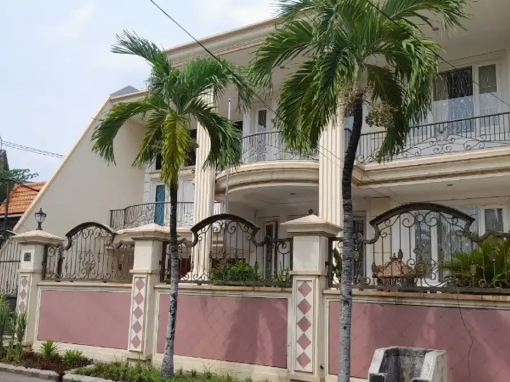 Rumah Siap Huni di Dharmahusada Indah Barat, Surabaya Timur