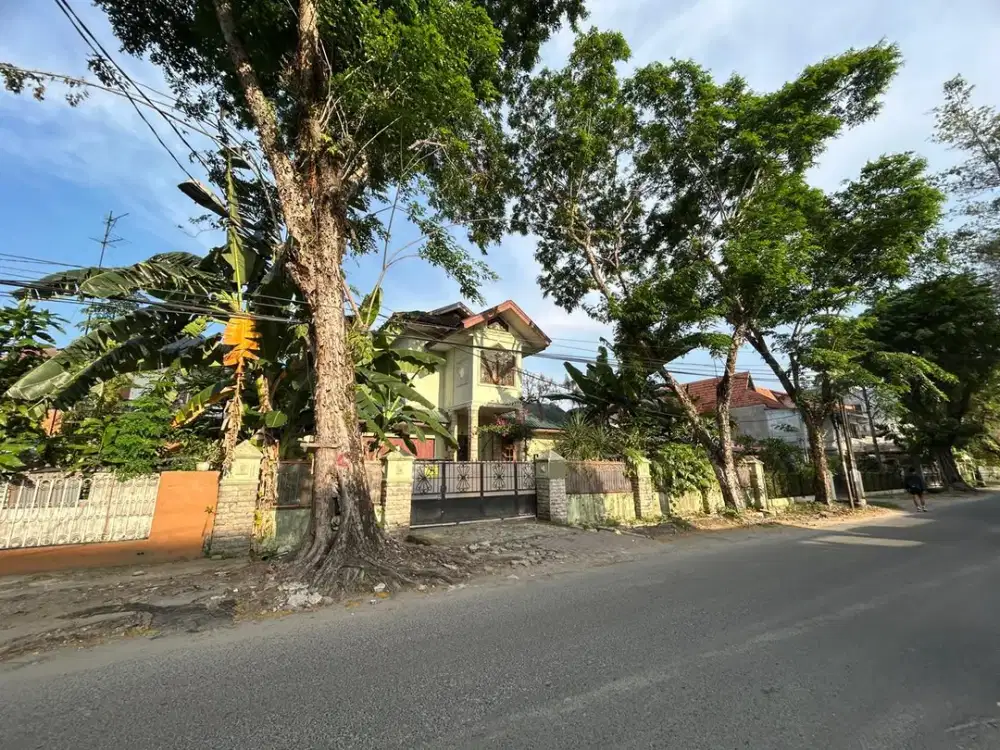 Villa di Jl. D.I. Panjaitan ( Iskandar Muda / Gajah Mada )