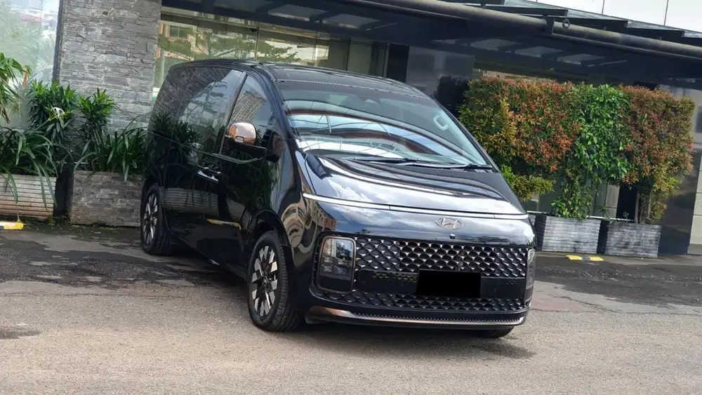 Hyundai Staria 2.2L 2WD Signature Diesel 2021