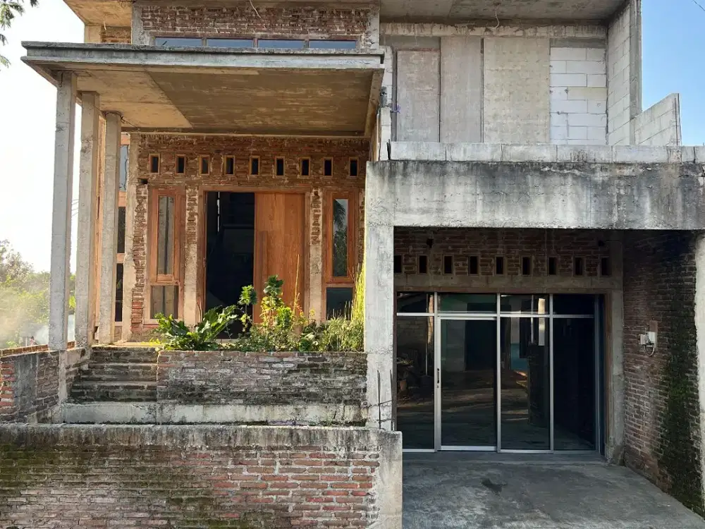 Rumah Masa Kini 2 Lantai 309m2 Karanganyar Utara