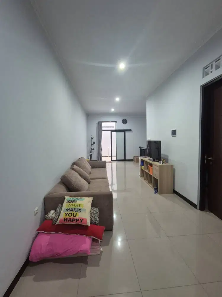 Dijual Rumah Bagus Jarang Ada di Taman Kopo Indah 5, Sherwood