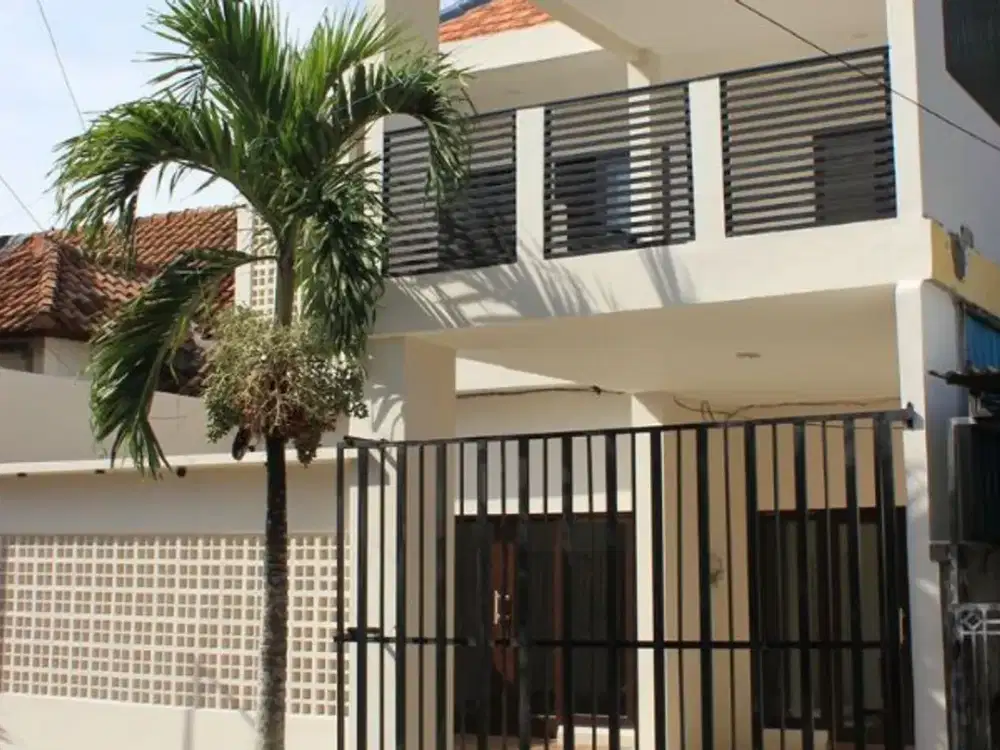 RUMAH MODERN IN PRESTIGIOUSE PURI GADING JIMBARAN