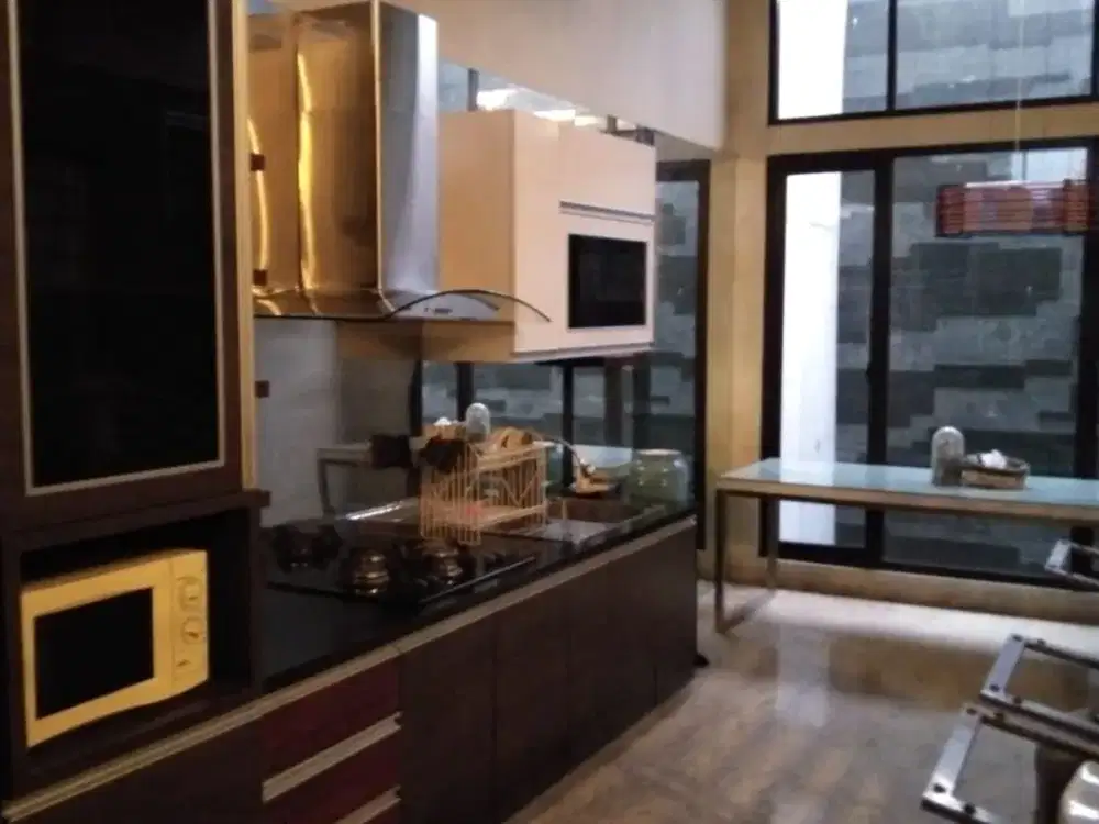 RUMAH BAGUS MINIMALIS MODERN LINGKUNGAN ASRI NYAMAN SIAP HUNI DI SUDIRMAN TOWN HOUSE BANDUNG