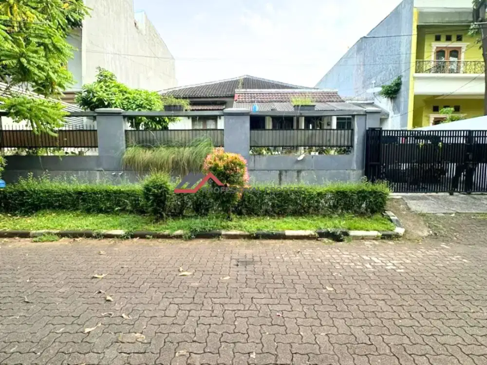 Rumah Luas Lingkungan Premium Dalam Komplek Dekat ke MRT di Lebak Bulus, Jakarta Selatan