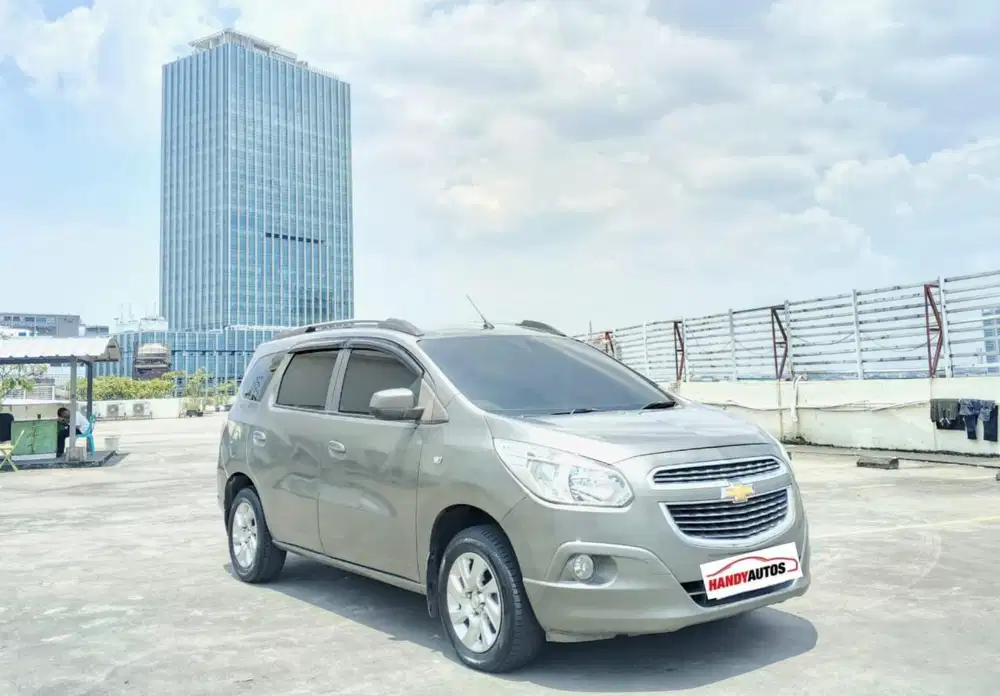 Chevrolet Spin LTZ Tahun 2013 Automatic Abu abu Metalik