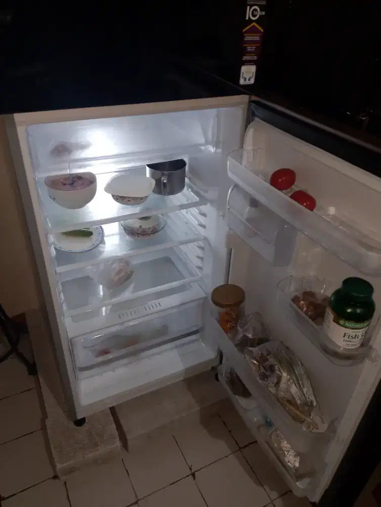 Kulkas Polytron 2 pintu inverter