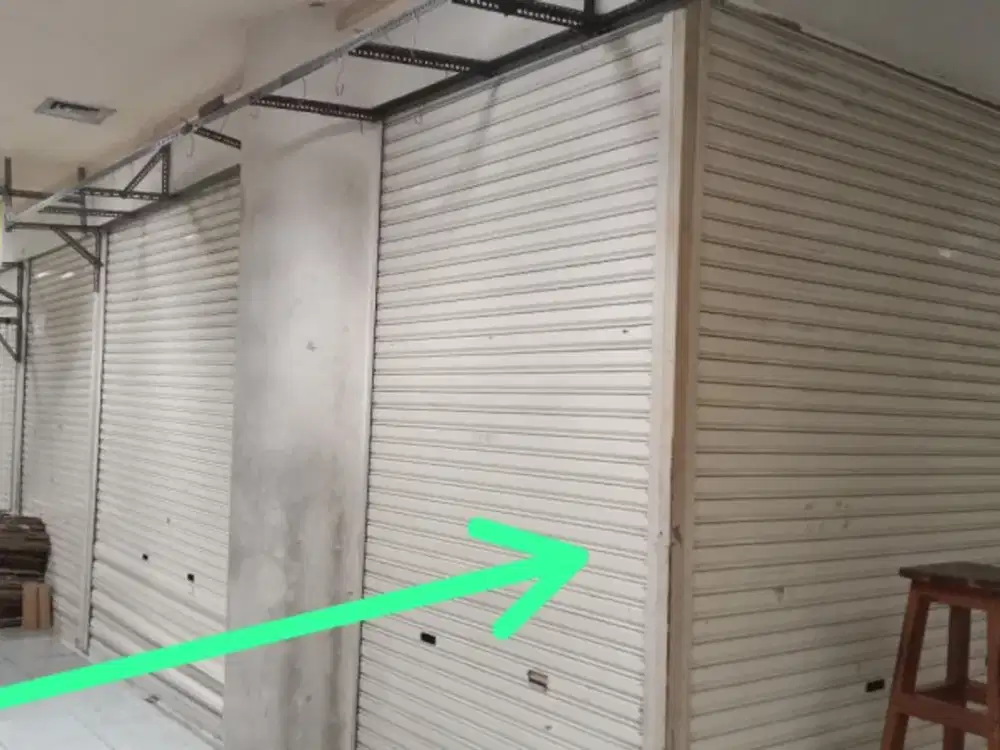 Stand di Pusat Grosir Surabaya