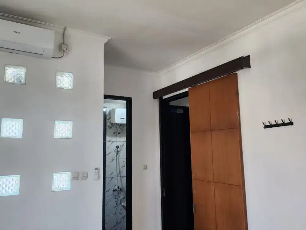 RUMAH MINIMALIS MODERN 2 LANTAI BARU RENOVASI LINGKUNGAN NYAMAN SIAP HUNI DI BUAHBATU REGENCY BANDUNG