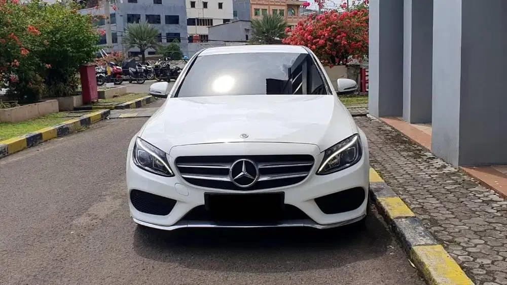 Mercedes Benz Mercy C200 W205 AMG Libe 2018 Putih Km.19rb