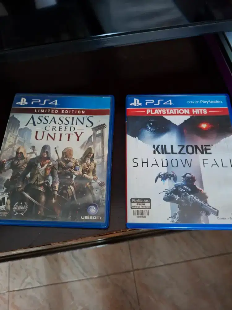 KASET PS4 ASSASIN CREED & KILLZONE