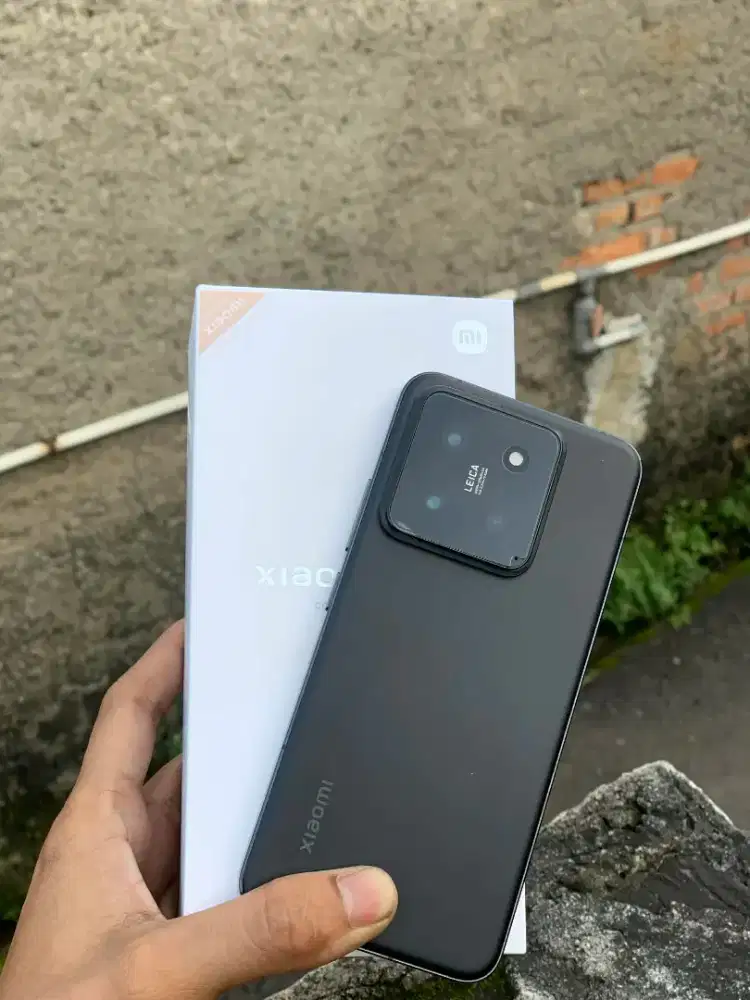 Xiaomi 14 12/256gb fullset mulus garansi aktif