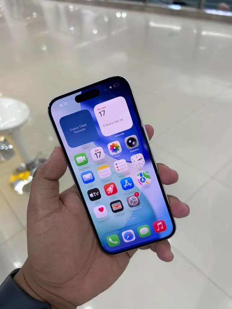 Iphone 15 128GB ex resmi ibox hp kabel saja mulus garansi on panjang