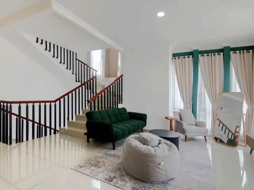 CEPPATT RUMAH BAGUS NYAMAN TERAWAT 3 LANTAI FULL FURNISHED NYAMAN SIAP HUNI DI SETRADUTA HARMONY BANDUNG