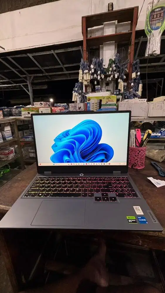 Laptop gaming second Lenovo LOQ IRX9