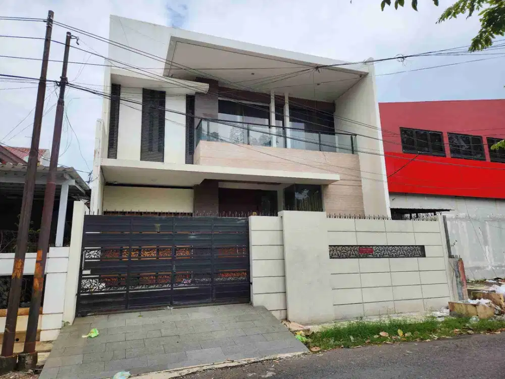Rumah di Jl.Pandanaran Tengah Kota Semarang
