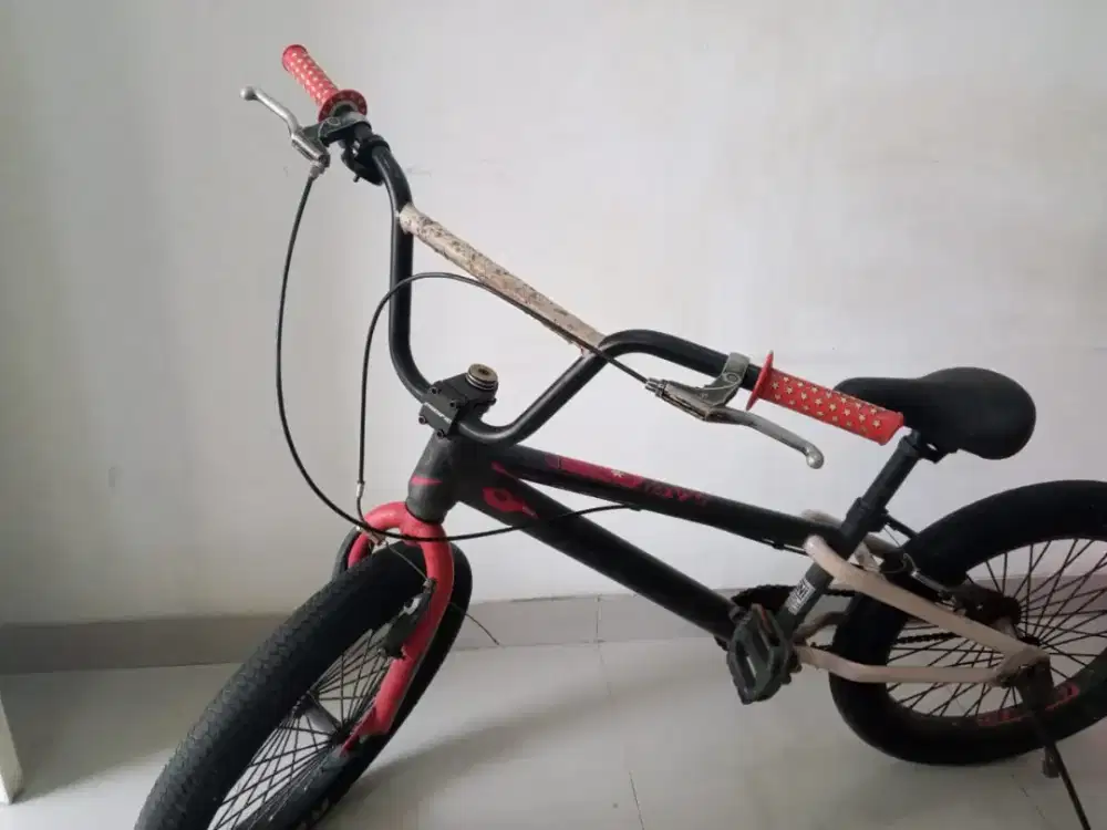 Jual Sepeda kesayangan model BMX ban besar