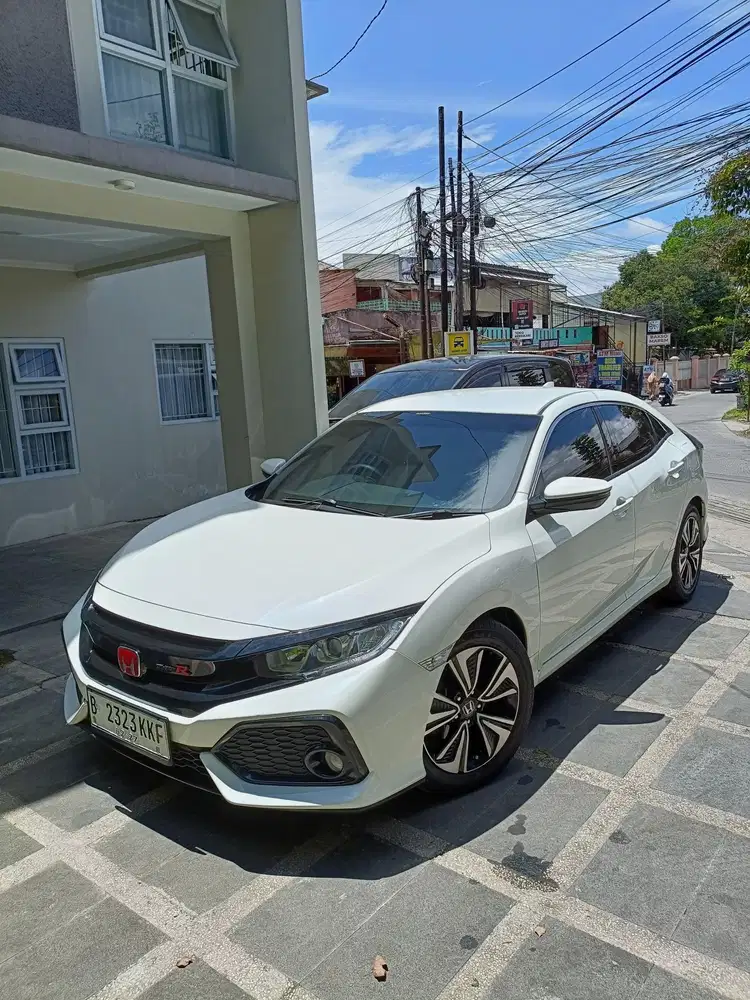 Civic Hatchback tahun 2017 pajak baru isi/tt boleh cash lebih bagus