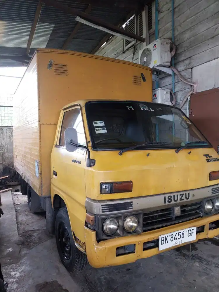 Mobil Bison / Isuzu Bison 2300 / Bison Diesel