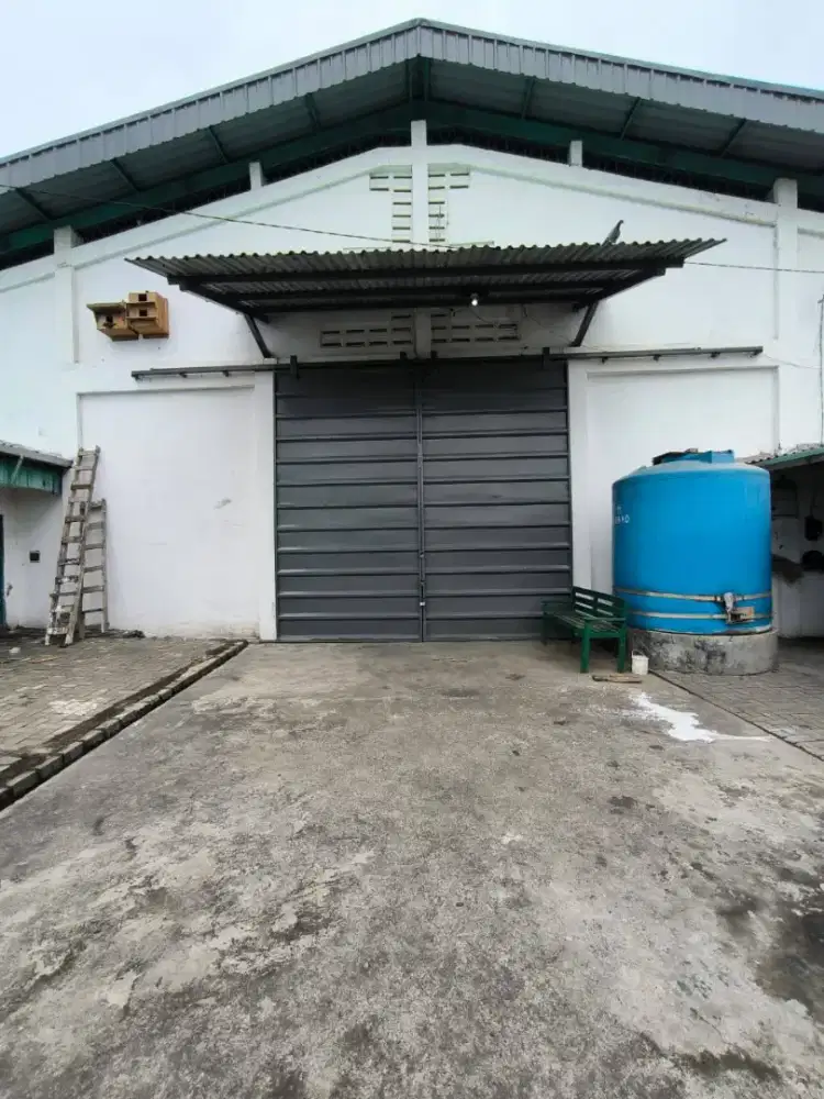 GUDANG BERPAGAR MARGOMULYO SURIMULIA