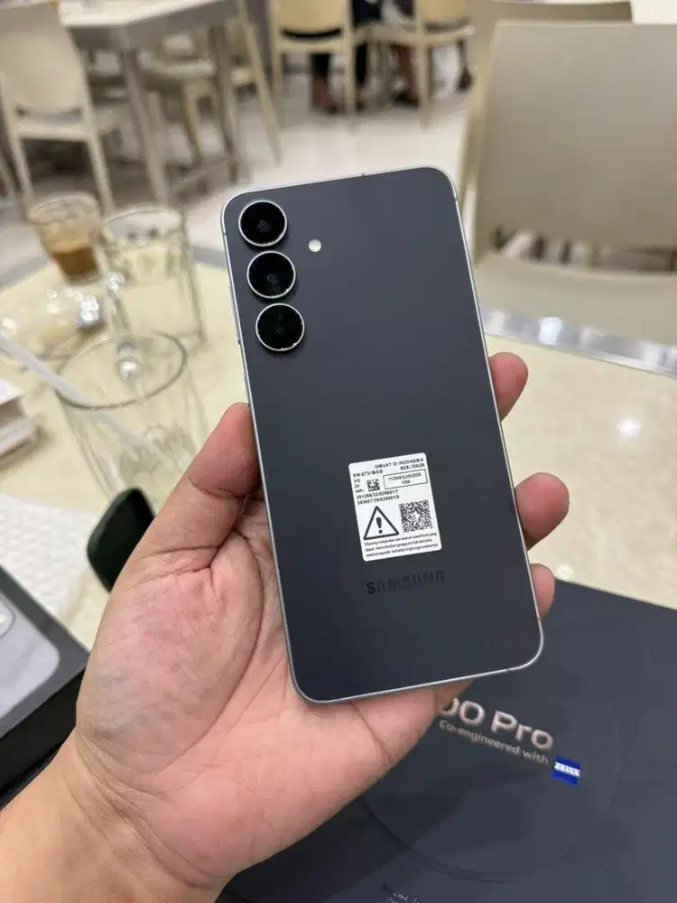 Samsung S25 Fe 8/256 garansi panjang