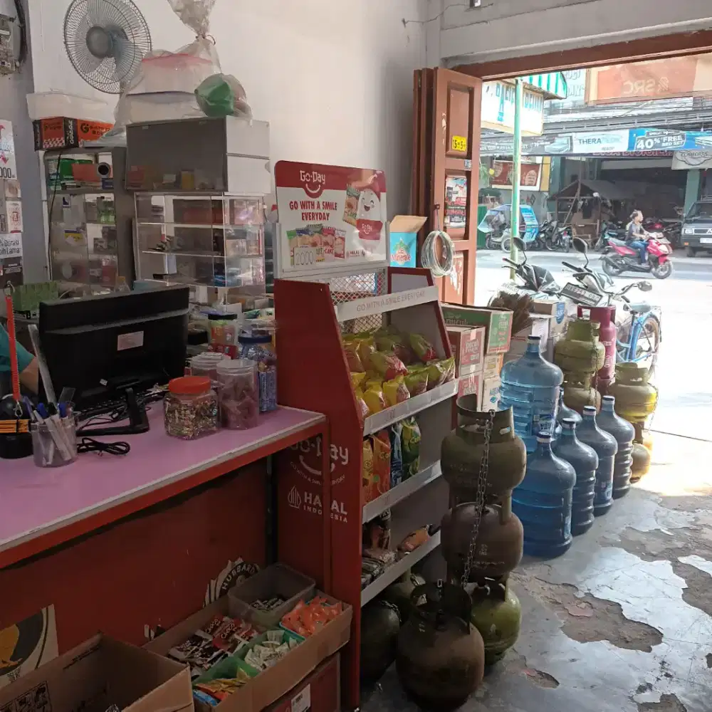 Dijual Ruko berikut isi.