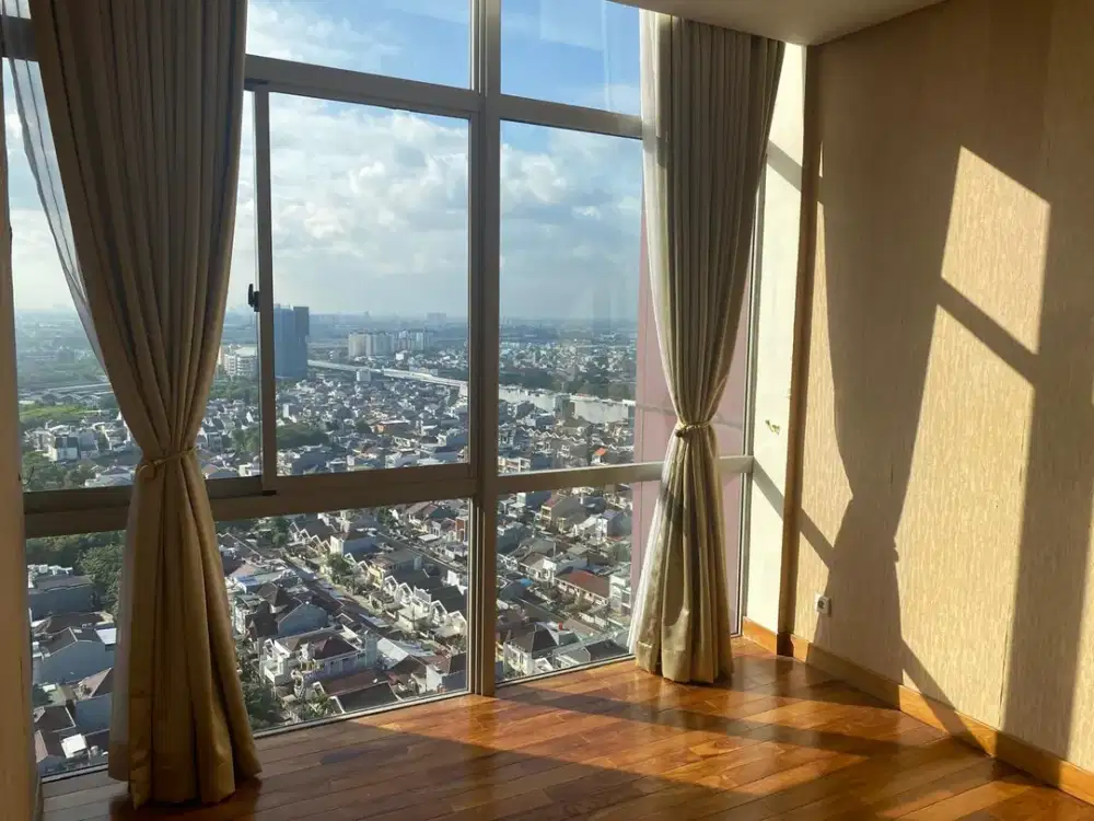 Apartemen 3 + 1 Bedroom di The Summit, Summarecon, Kelapa Gading, Jakarta Utara
