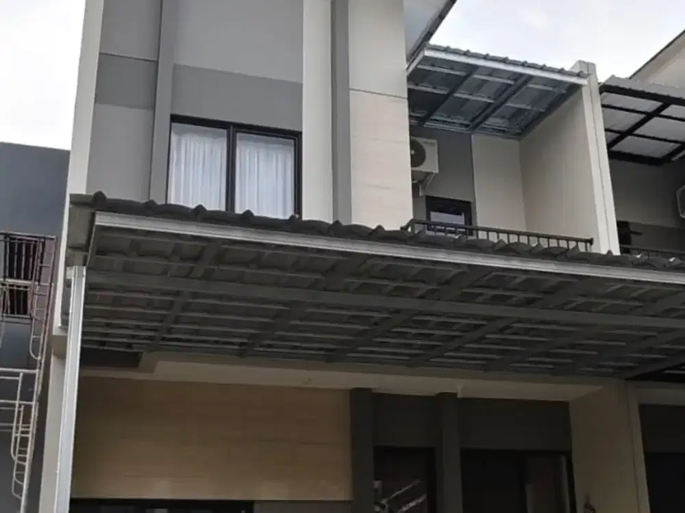 Fedh. Rumah Disewakan Di Meadow Green Lippo Cikarang