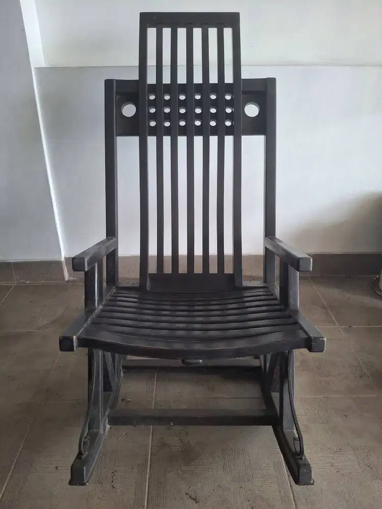 Kursi goyang asli kayu jati kokoh