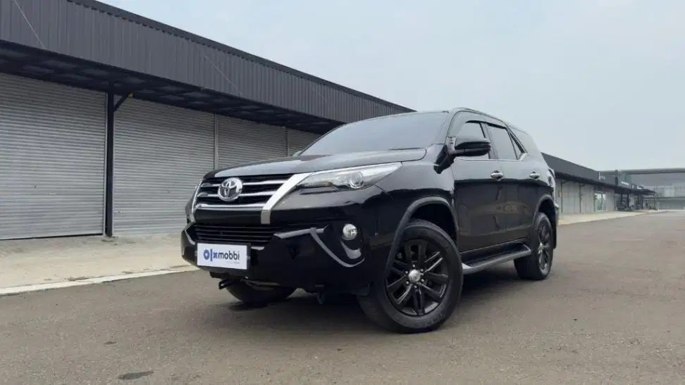 DP MURAH Toyota Fortuner 2.4 4x2 VRZ Solar-AT 2021 Hitam CFNAF