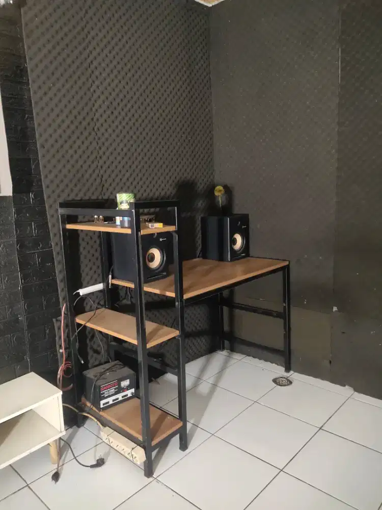 Meja Kerja/Belajar Minimalis Model Industrial dengan Rak Samping