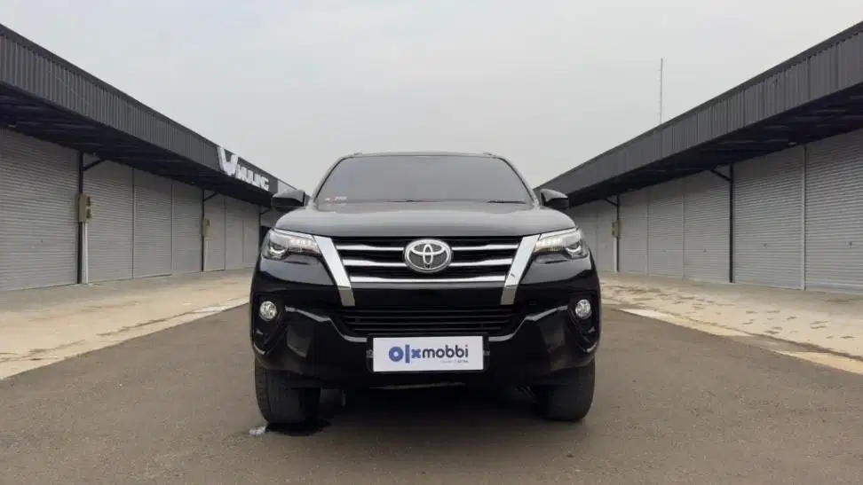 DP MURAH Toyota Fortuner 2.4 4x2 VRZ Solar-AT 2021 Hitam CFNAF